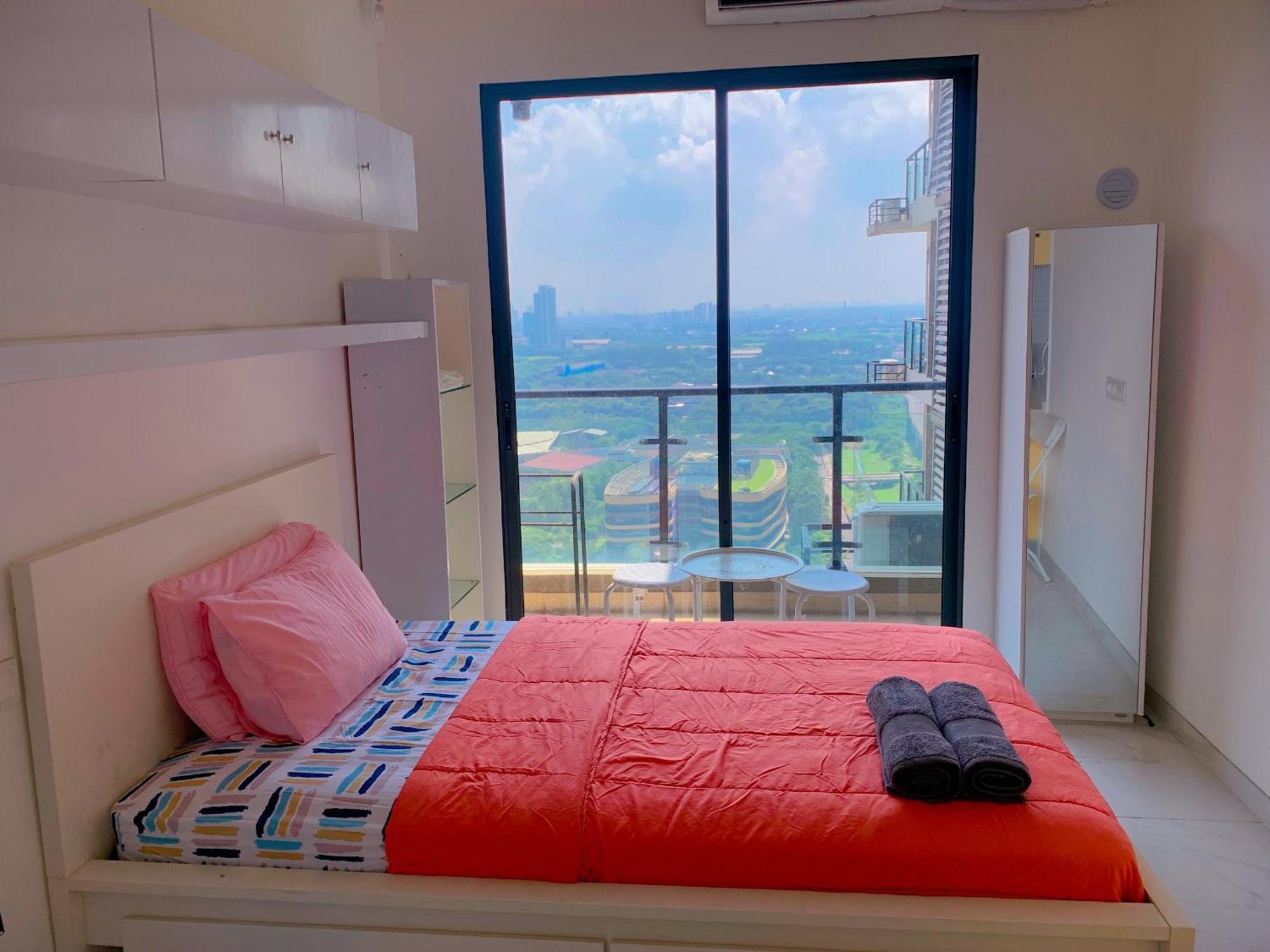 Sky House Bsd By Benchmark Hotel